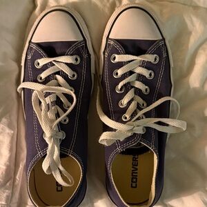 Converse blue sneakers- men’s 6 women’s 8-8/12